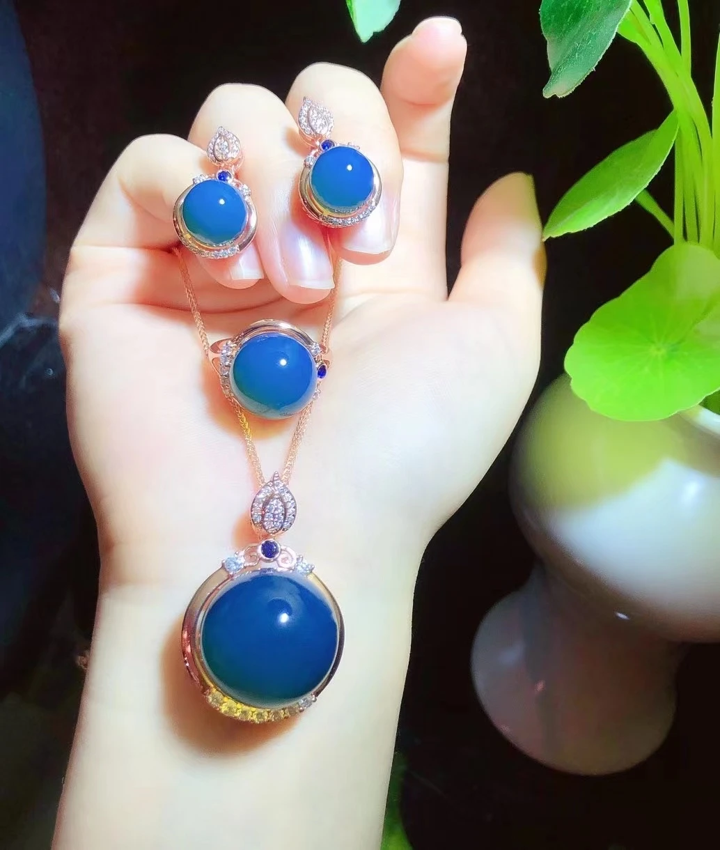 natural pure amber. luxury classic stylish necklace earring set. top quality. fantastic design for women