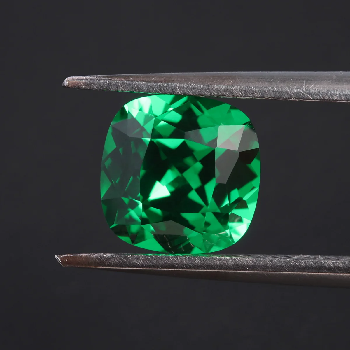 Cushion shape Lab Grown Emerald Gems 5x5mm 8x8mm Colombian  Emerald AGL Certified High Quality 5A Lab Grown Emerald