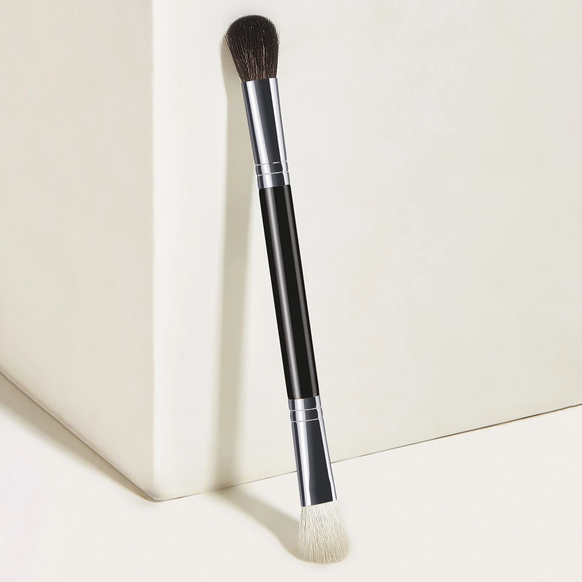 wholesale High end wood handle nylon wool Professional Makeup Brushes Private Label Two headed eye shadow brush (1600325361694)
