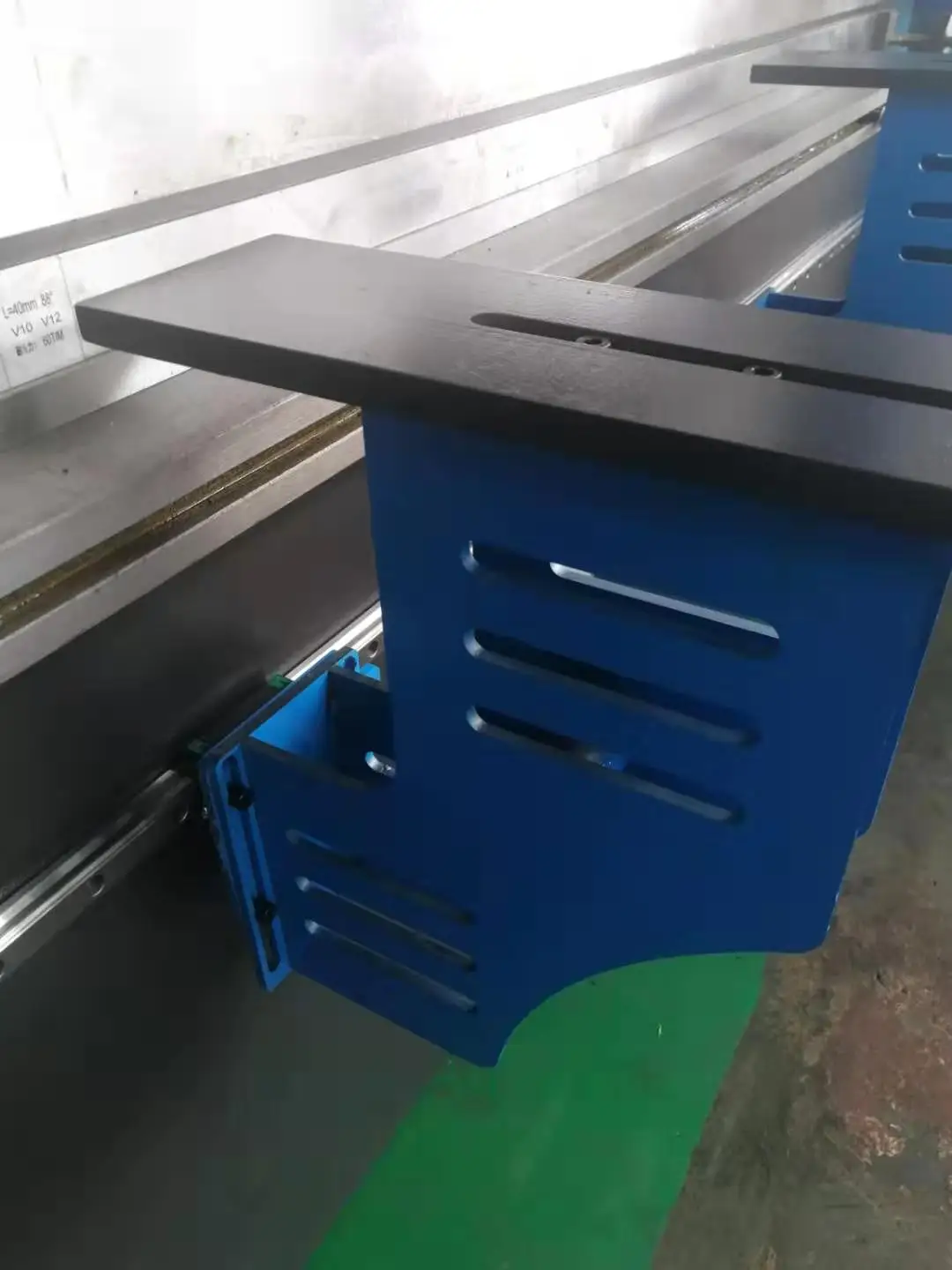 High Quality 3200*8mm hydraulic bender machine/4 axis CNC Press Brake