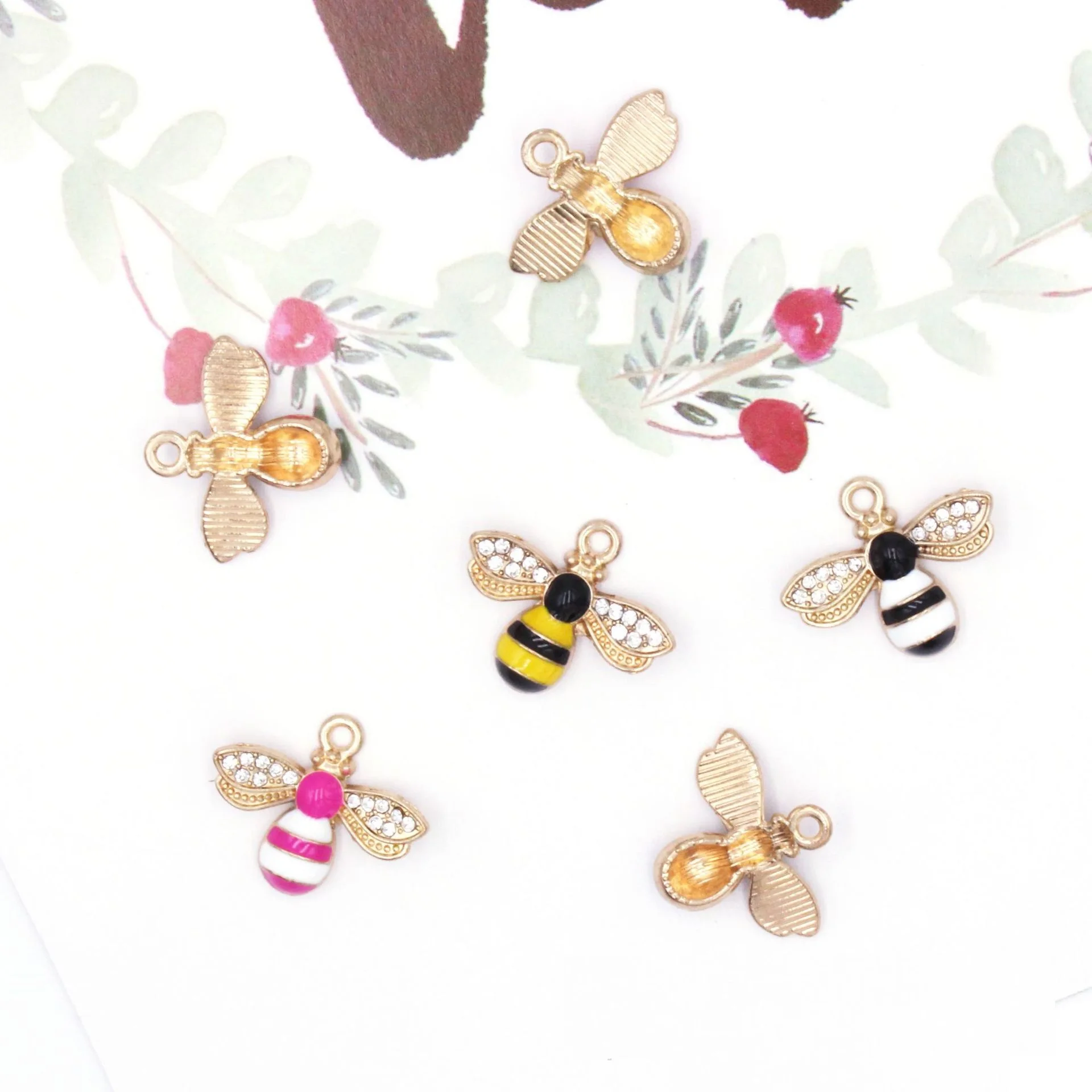 Designer Metal Alloy Gold Shiny Honey Bee Craft Charm Jewelry Earrings Pendants for Necklace Bracelet Making Jewelry Accessories