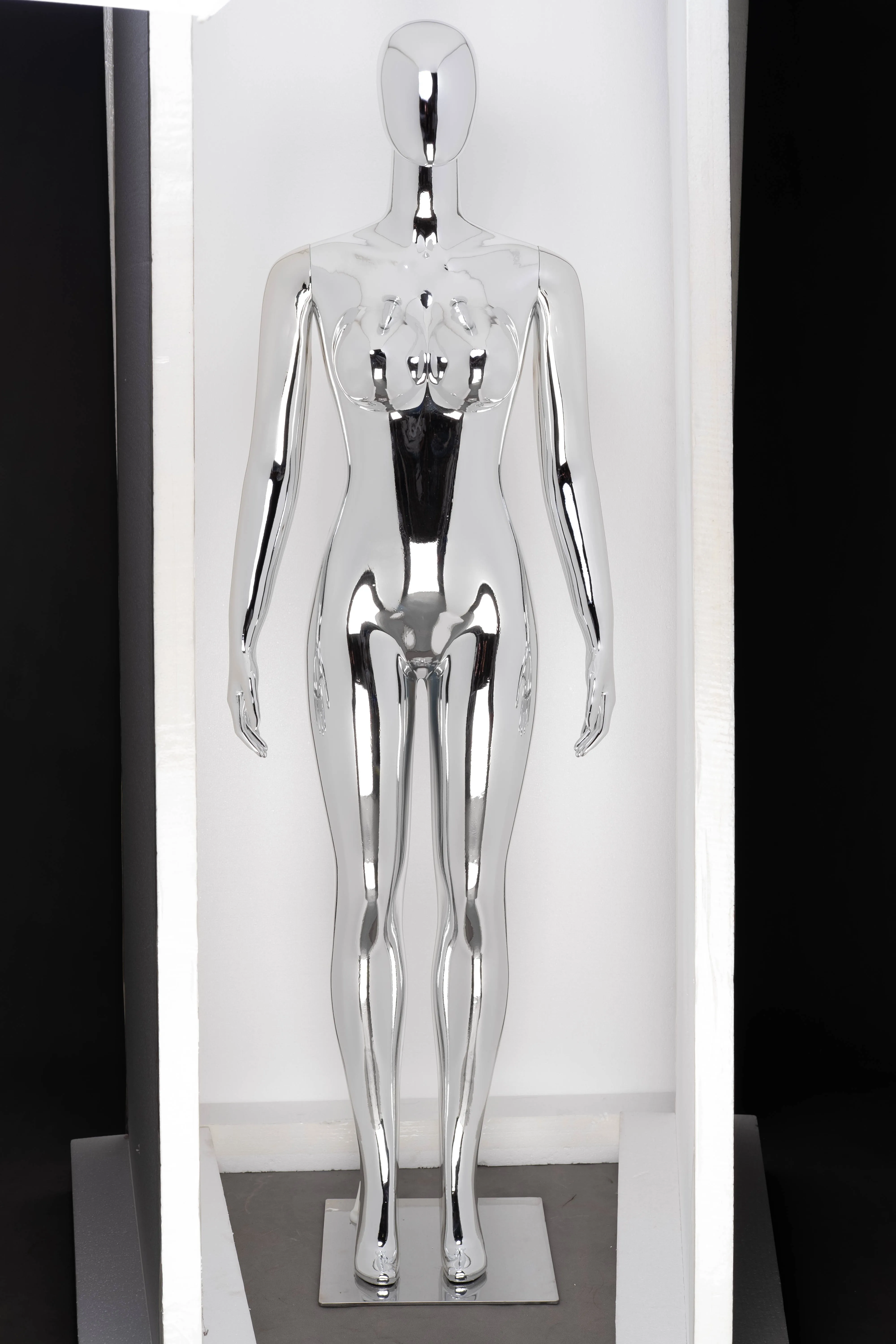 Plastic Brazilian Female  Curvy Mannequin BBL Mannequin Electroplated Gold Silver  and Brilliant White Options Available