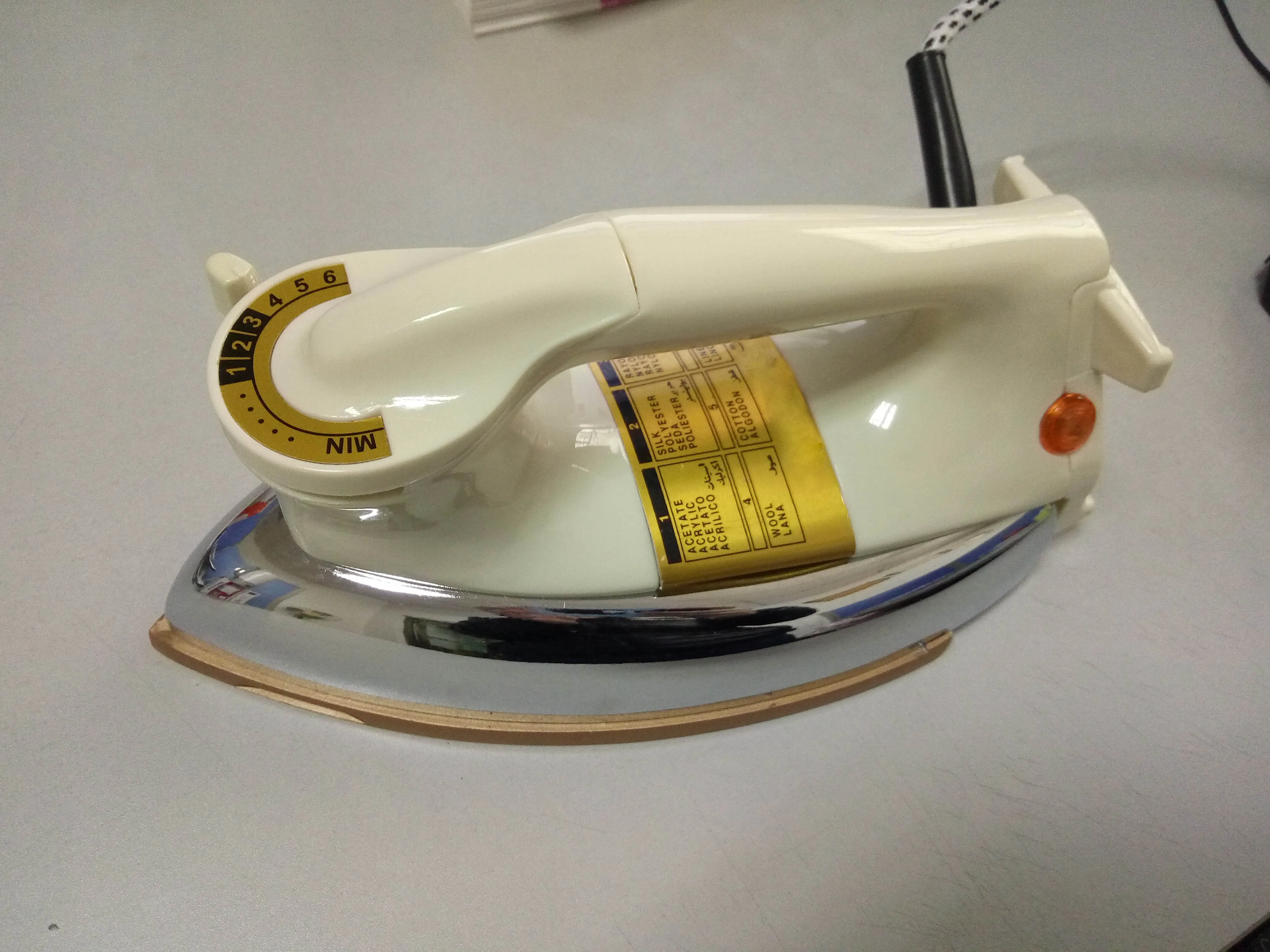 heavy weight dry iron 1000-1200w with new handle