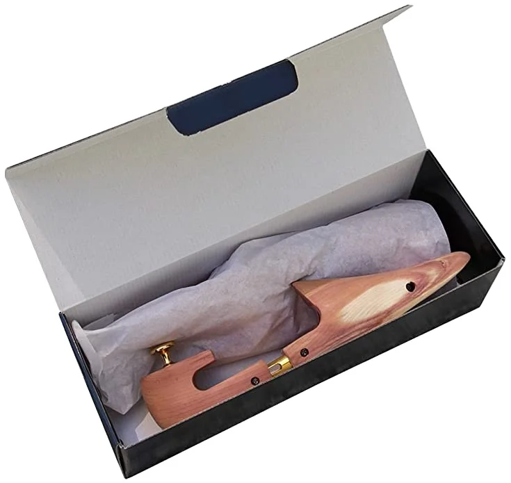 Custom logos Twin Tube Cedar shoe tree adjustable for men