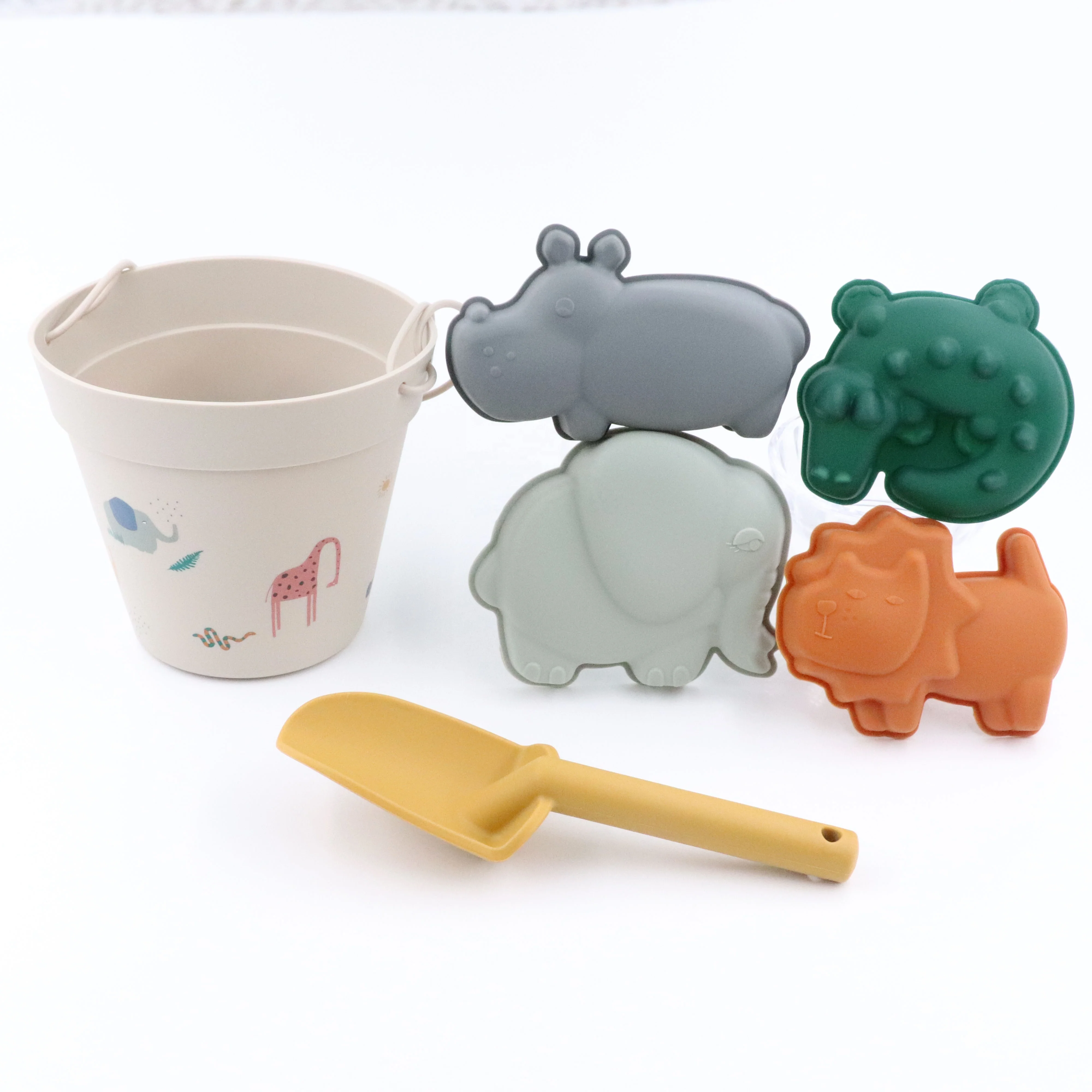 Portable Outdoor Indoor Toys Safe Soft Silicone Bucket Spade Beach Set Creatures Sand Toys