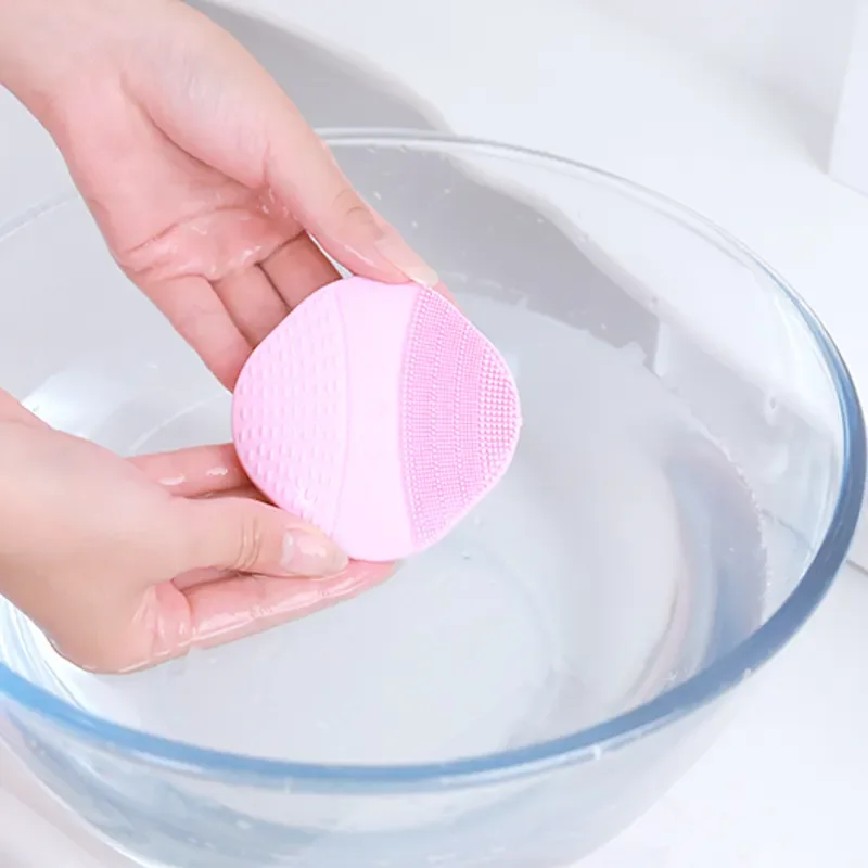 New Fashion Rechargeable Wireless Mini Deep Pore Cleaning Face Scrubber Wash Cleanser Electric Sonic Facial Cleansing Brush