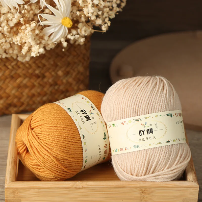 Wholesale 100% Pure Wool Yarns for Hand Knitting Scarf High Quality Soft and Warm Thickness Yarn  crotchet yarn
