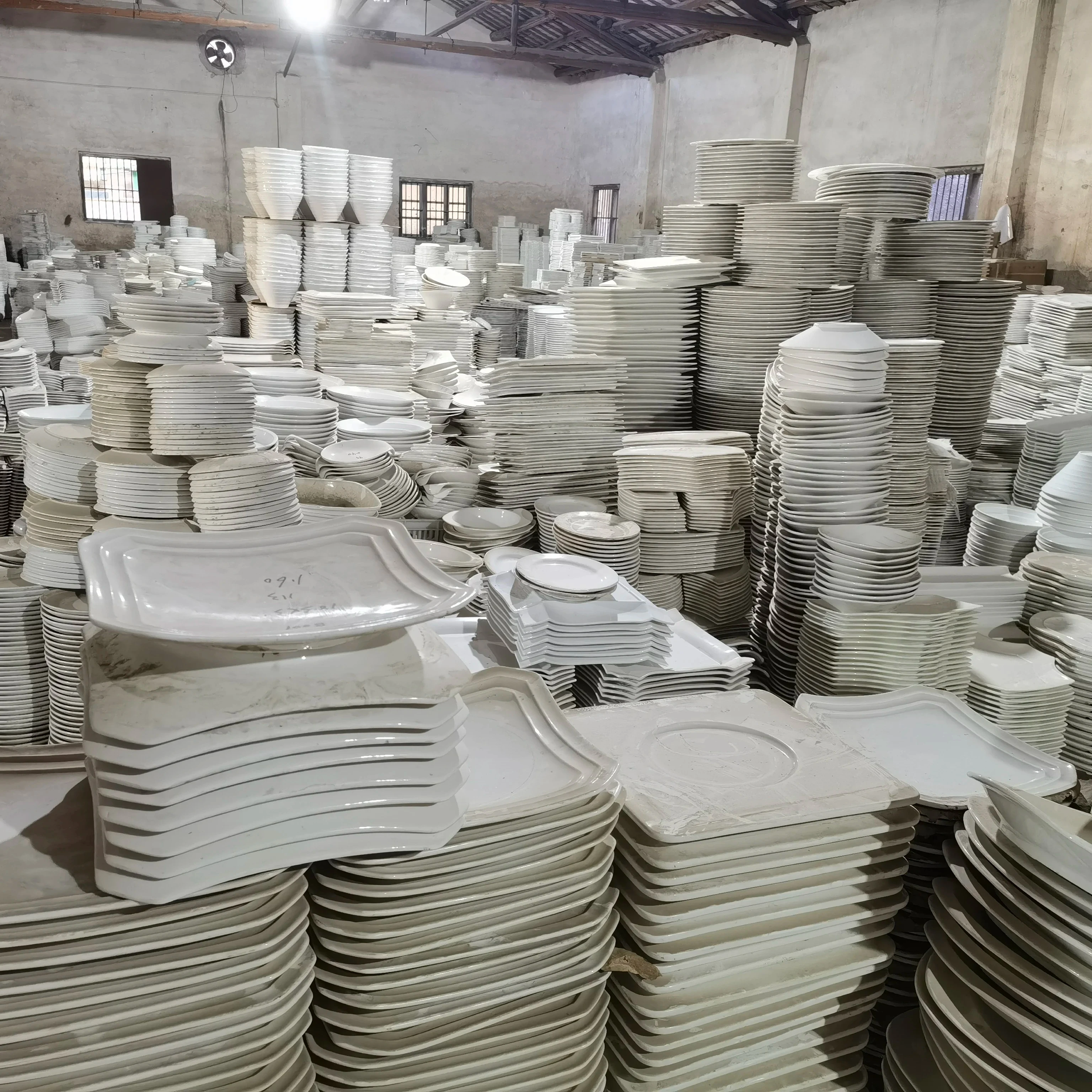 Stock Ceramic by Ton Cheap Tableware Porcelain Stocked Plates Bowls Second Quality Factory Price Wholesale