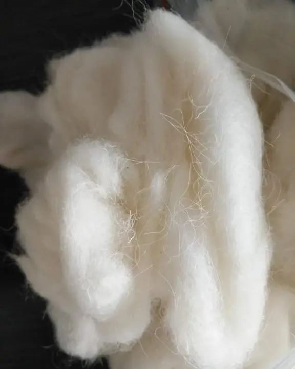 Отходы мытой и кардовой китайской овечьей шерсти, используемые для наполнения и фетра