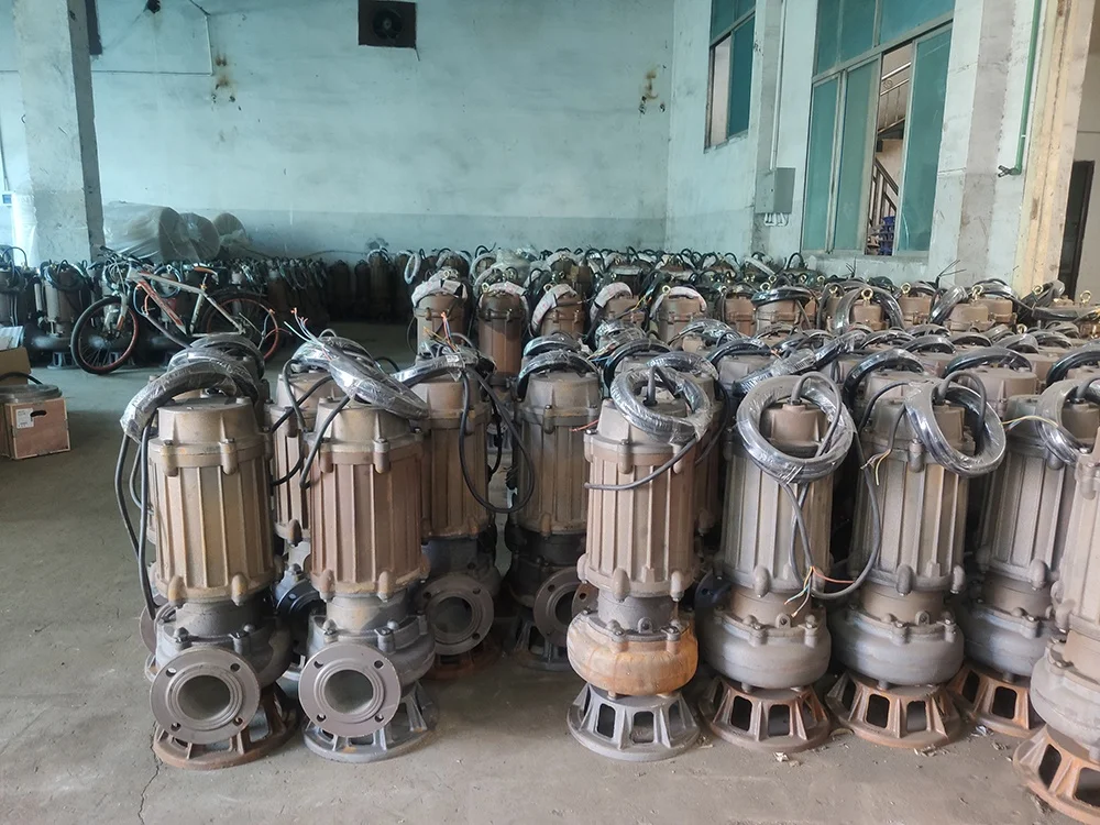 High suction large volume submersible dewatering mining slurry pump