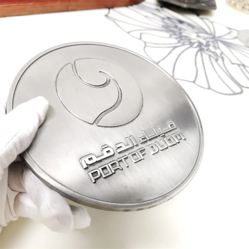 3D logo desgin custom zinc alloy chrome car badges grill lapel pin badge for range rover