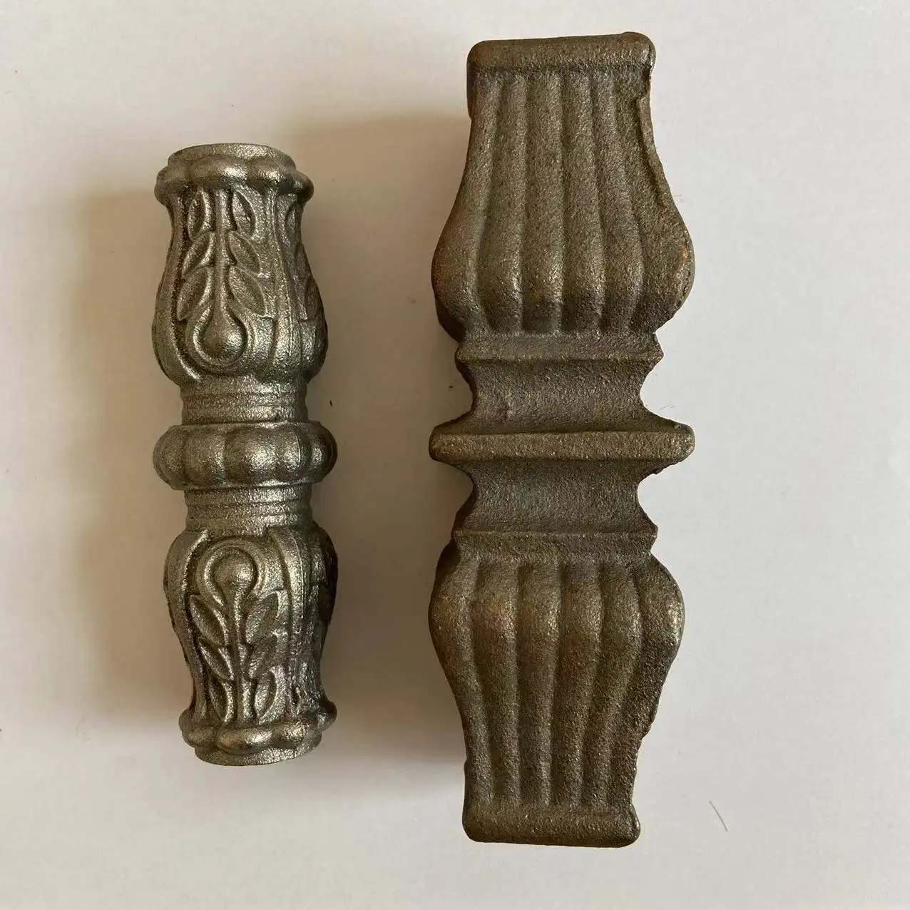 China Factory Cast Iron Collars Ornamental Wrought Studs for Stair