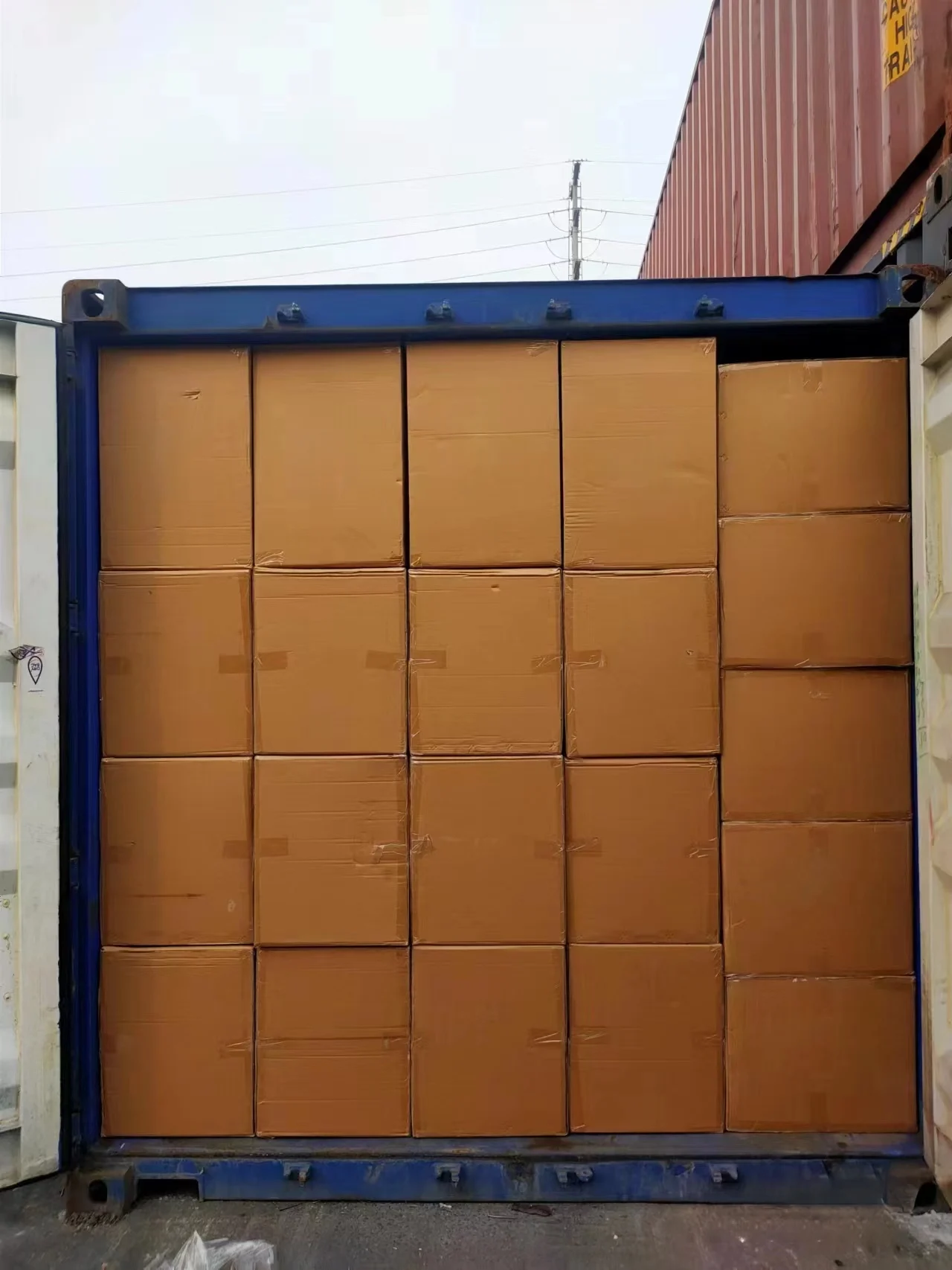 Hot sale low price full carbon ultra-light sound crisp hard-resistant non-slip professional grade racket