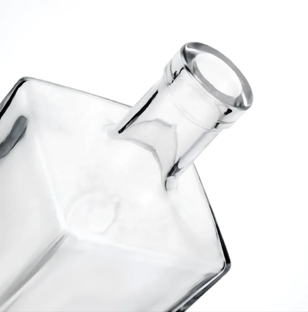 Clear liquor bottle 500ml 700ml 750ml whisky bottle glass with cork cap glass bottle