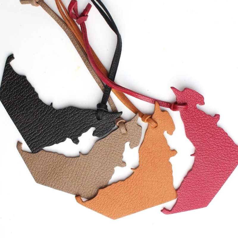 Wholesale Custom Made The United Arab Emirates UAE Map Eagle Keychain Camel Pendant Women Bag Charm Accessaries