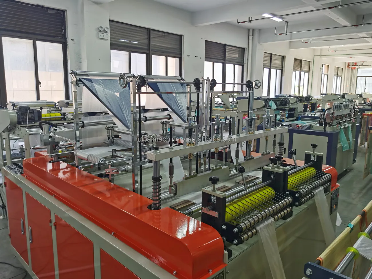 HDPE LDPE automatic roller changer Pet doggy kitten poop biodegradable clean up coreless trash on rolling bag machine