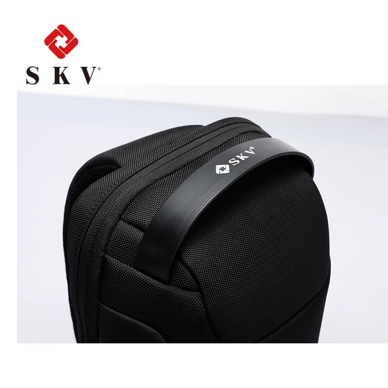 Hot sale fashion mens travel waterproof chest bag USB charging Cross body Sling Bag Men Crossbody Bag with Lock