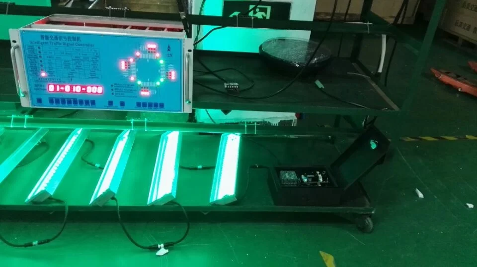 
New pedestrian crosswalk Intelligent pedestrian crossing buried strip traffic light 