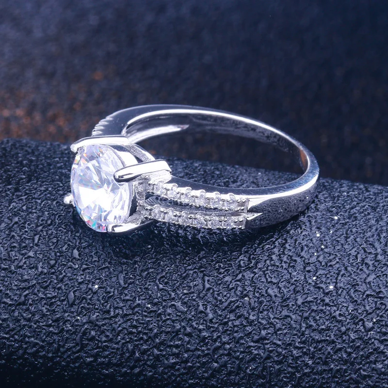 Custom Desgin Jewelry Ring With Single CZ Stone Round Brilliant Cut Promise Engagement Rings For Women