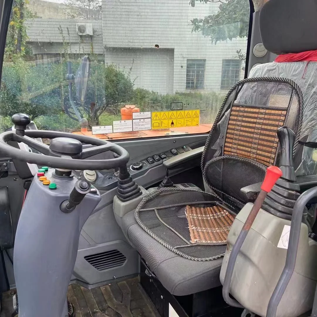 Second Hand 5 Ton 6T DOOSAN DX60W Used Wheel Digger DH60 DX60 DX220 DX225 DX300 Excavator for sale