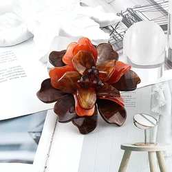 Custom brooch Acrylic sheet Handmade Crystal Flower Fashionable pins For Women Brooch