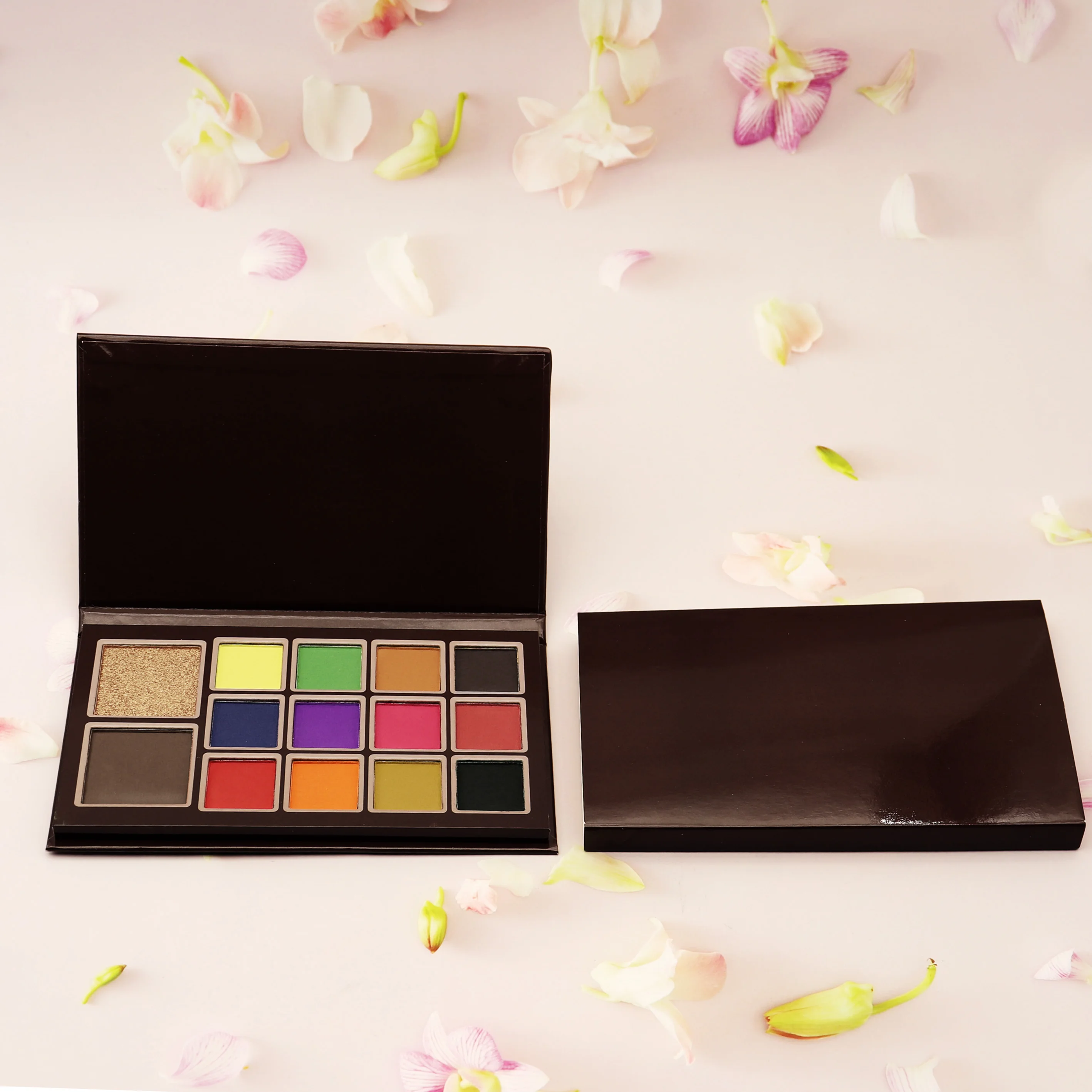 12-Color Highlighter Contour Eye Shadow Palette Waterproof Glitter Shimmer Finish Matte Powder with Private Label