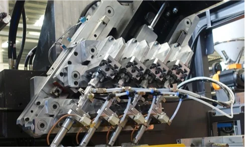 Intelligent equipment auto stable PE HDPE 5l jerrycan tank extrusion blow molding machine for sale