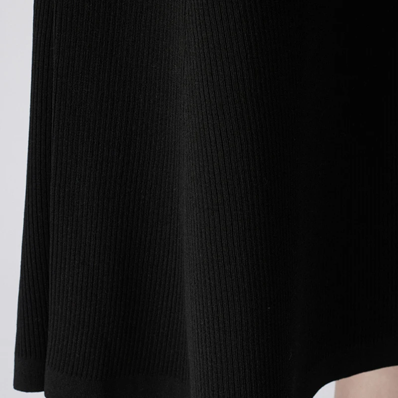 Bright black slim sleeveless tank top type knitted dress for ladies