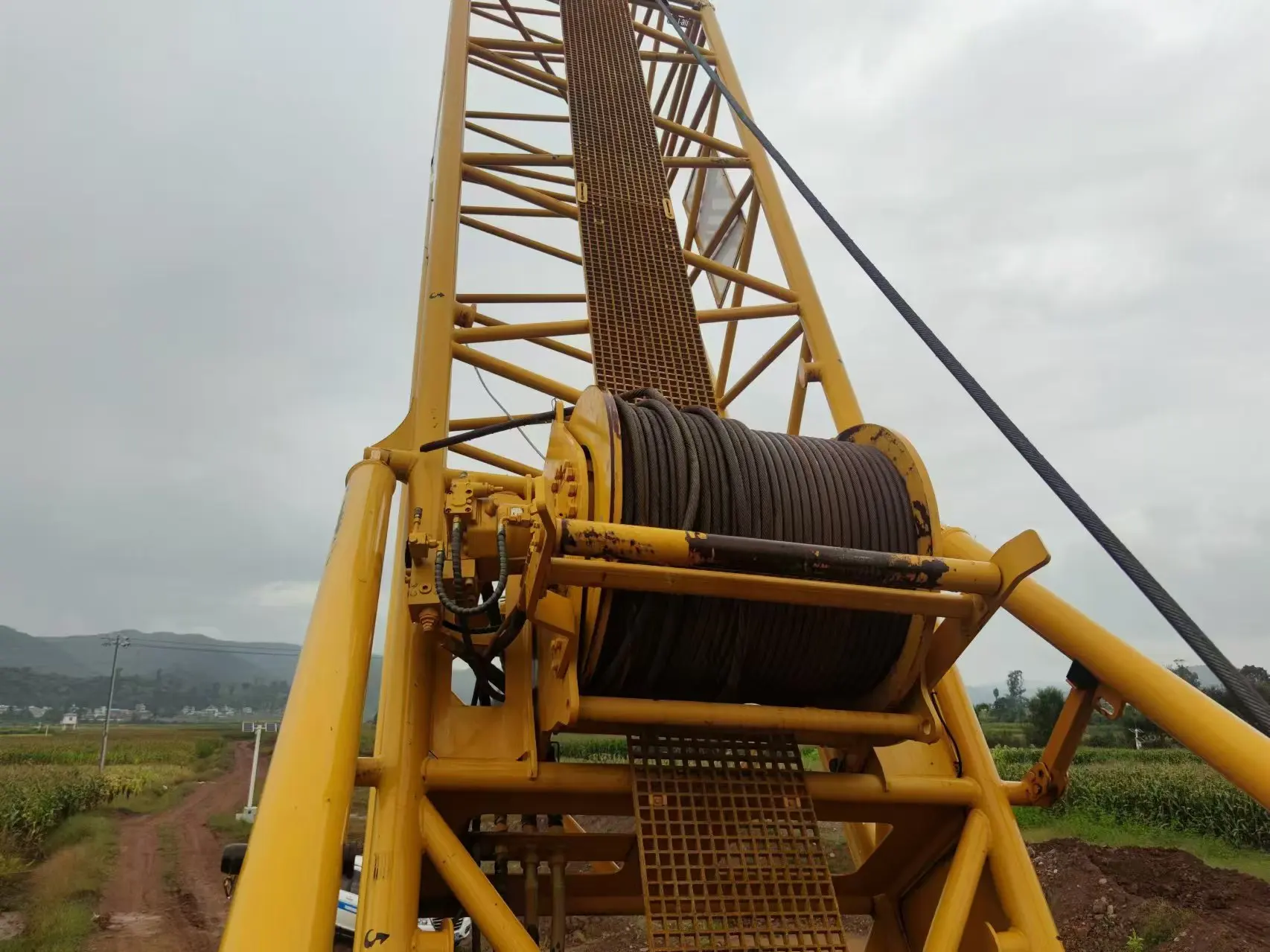 XCMG Secondhand crane machine XGC130 rc crawler crane Price For Sale