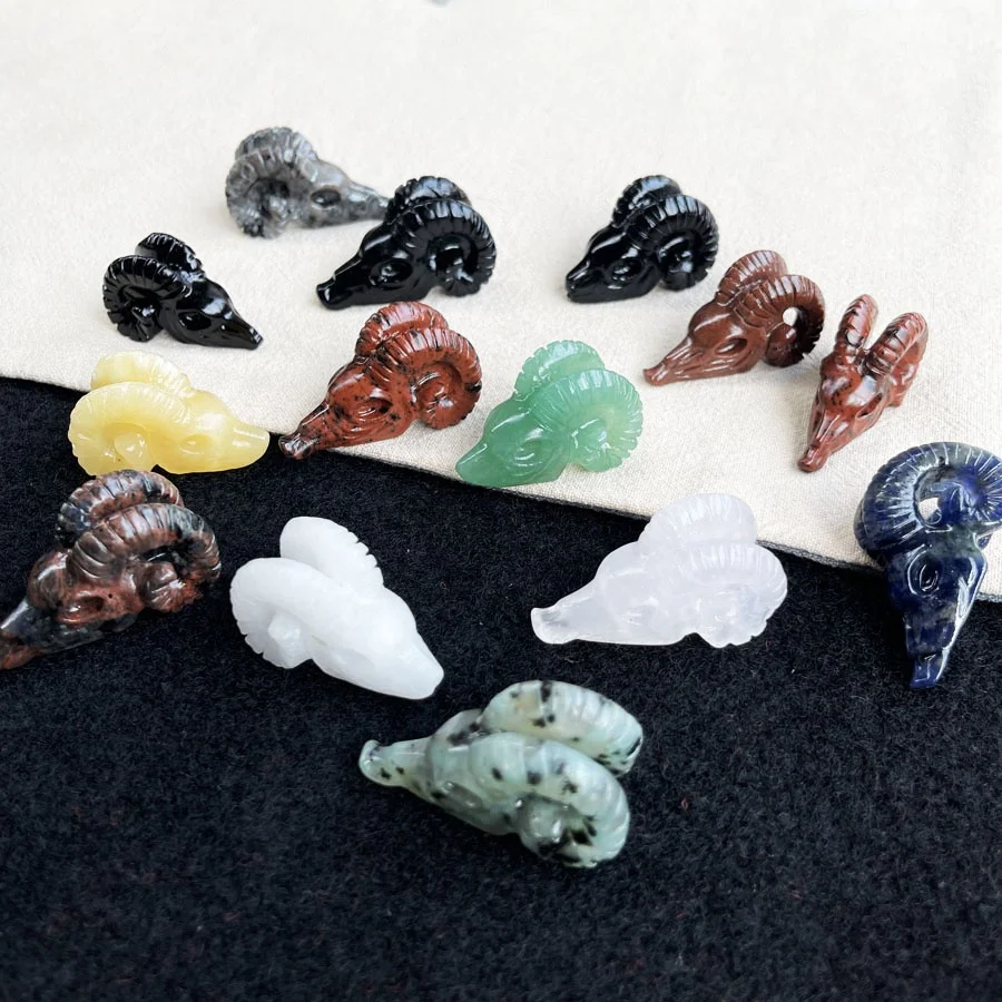 Customized Semi-precious Stone Crafts Unique Shape Quartz Skulls 3CM Crystal Sheep Horn Skulls