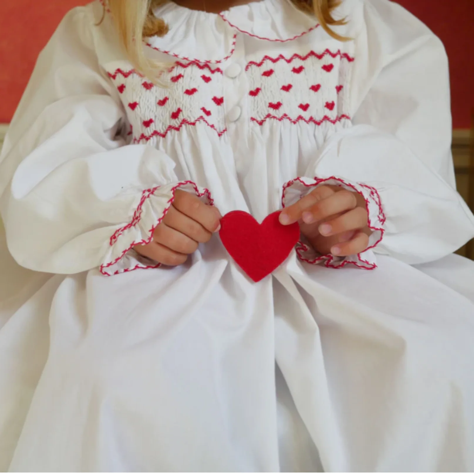 New Valentine 2024 Wholesale Girl Smocked Dress For Girl Hight Quality Princess Soft Children Clothes Pajamas Customization