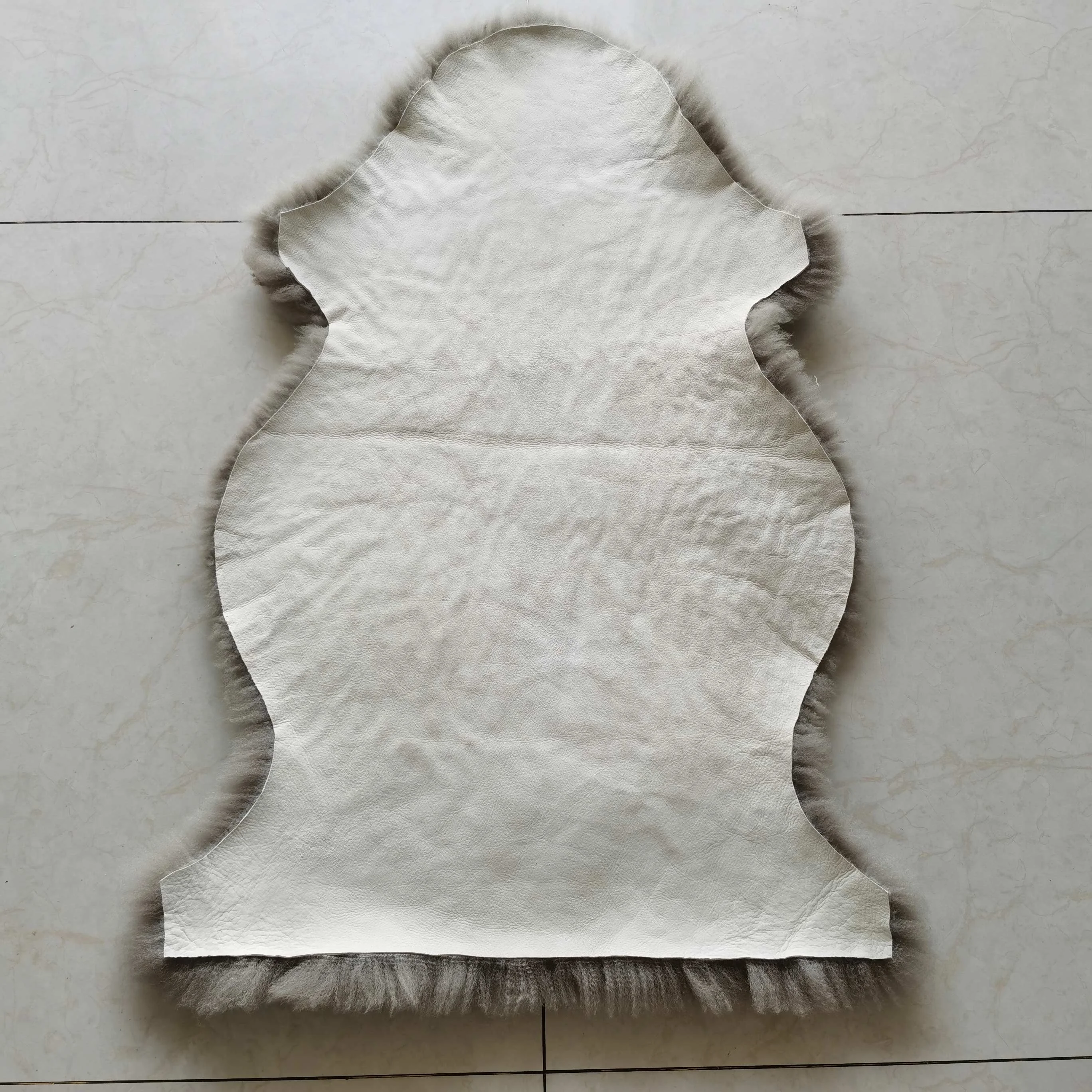 100% Real Sheepskin Fur Rugs Slightly Curly High-end Cozy Country Style Furry Shaggy Sheep Skin Fur Carpets ECO-TAN Fur Mat