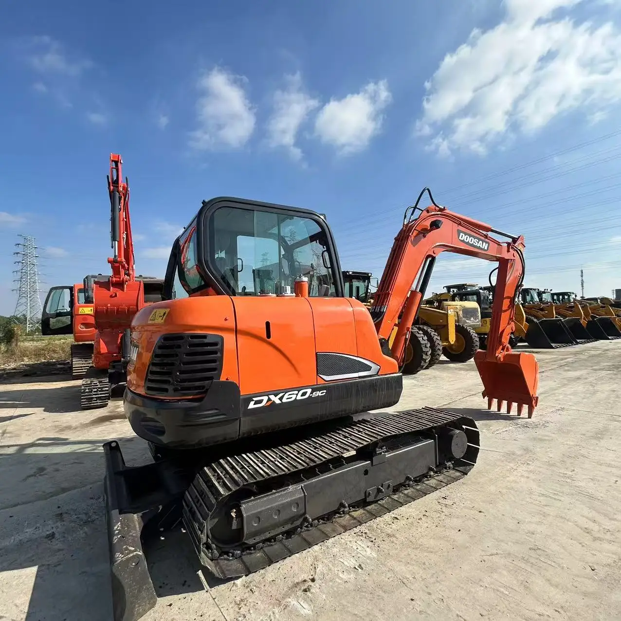 Used Doosan DX60 Excavator second hand Doosan DX 60 Hydraulic Crawler Digger for Home Use with Good Quality for sale