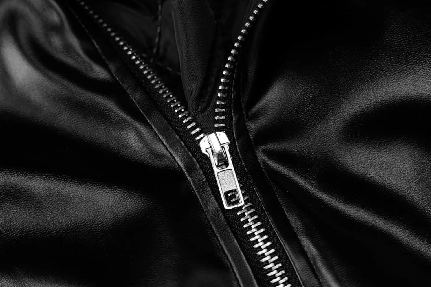 Leather Fur Turn Down Collar Long Sleeve Zipper Cropped Cotton Coats 2021 Winter Women Streetwear Windbreak Moto Jacket