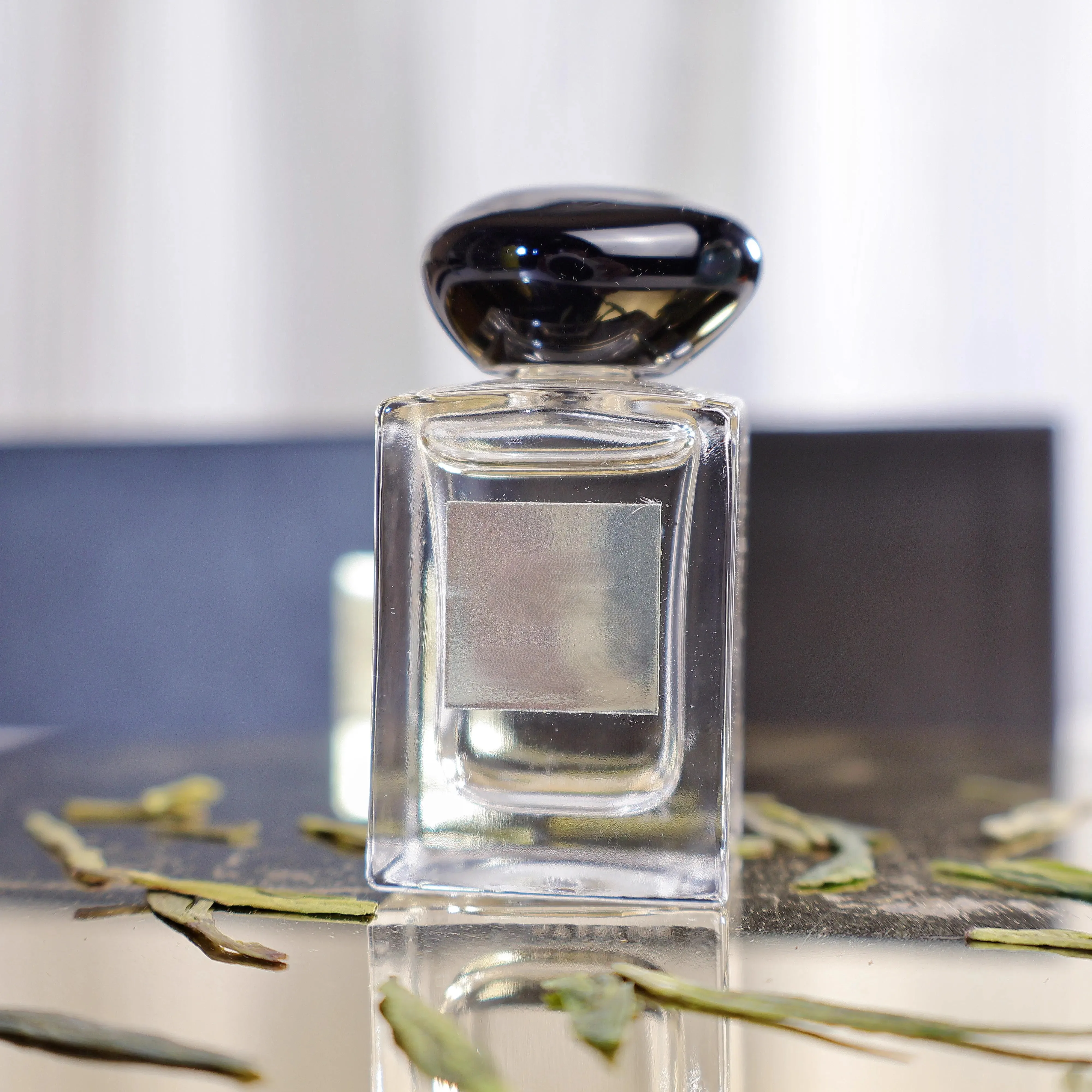 Wholesale Luxury custom  YULONG  50ml 100ml Square Empty Bottle Stone cap Empty Glass Perfume Bottle with box