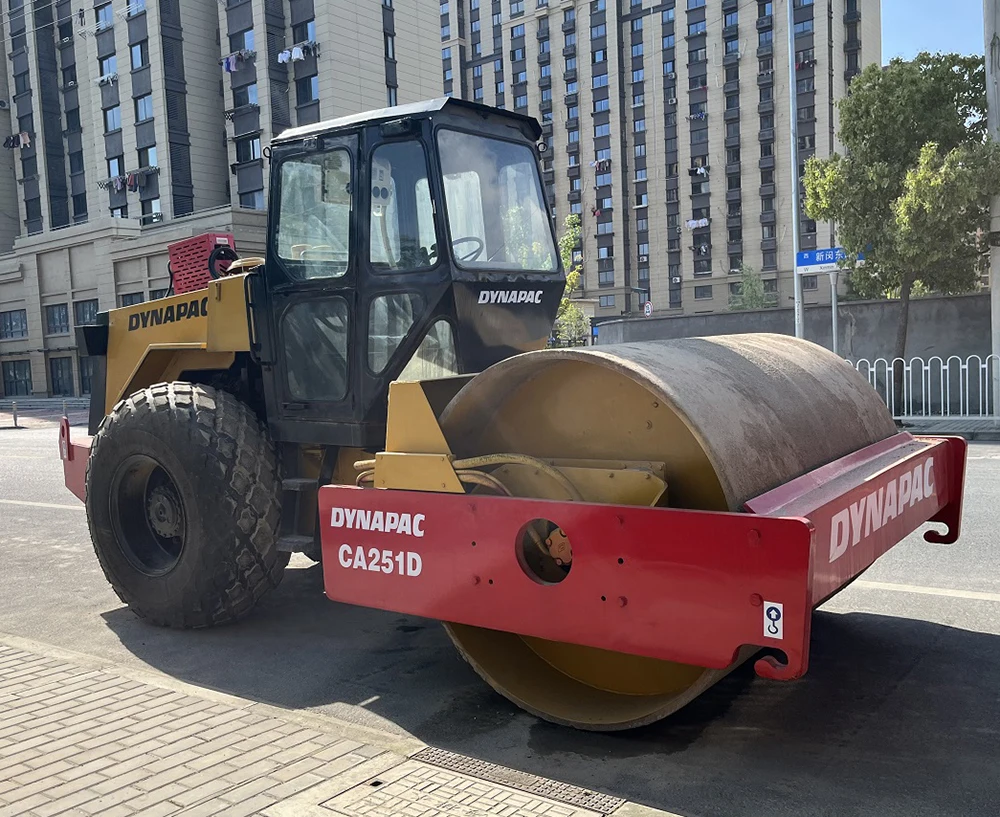 Дорожный каток Dynapac CA251D 10 тонн дешевый Подержанный роликовый компектор в Китае Шанхай хорошее состояние