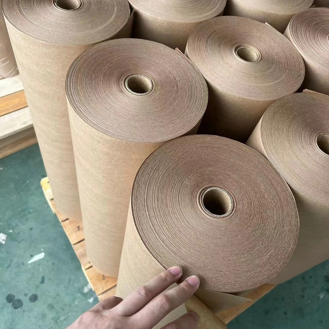 Kraft Paper rewinding machine to convert paper rolls for paper voidfill machine like Ranpak