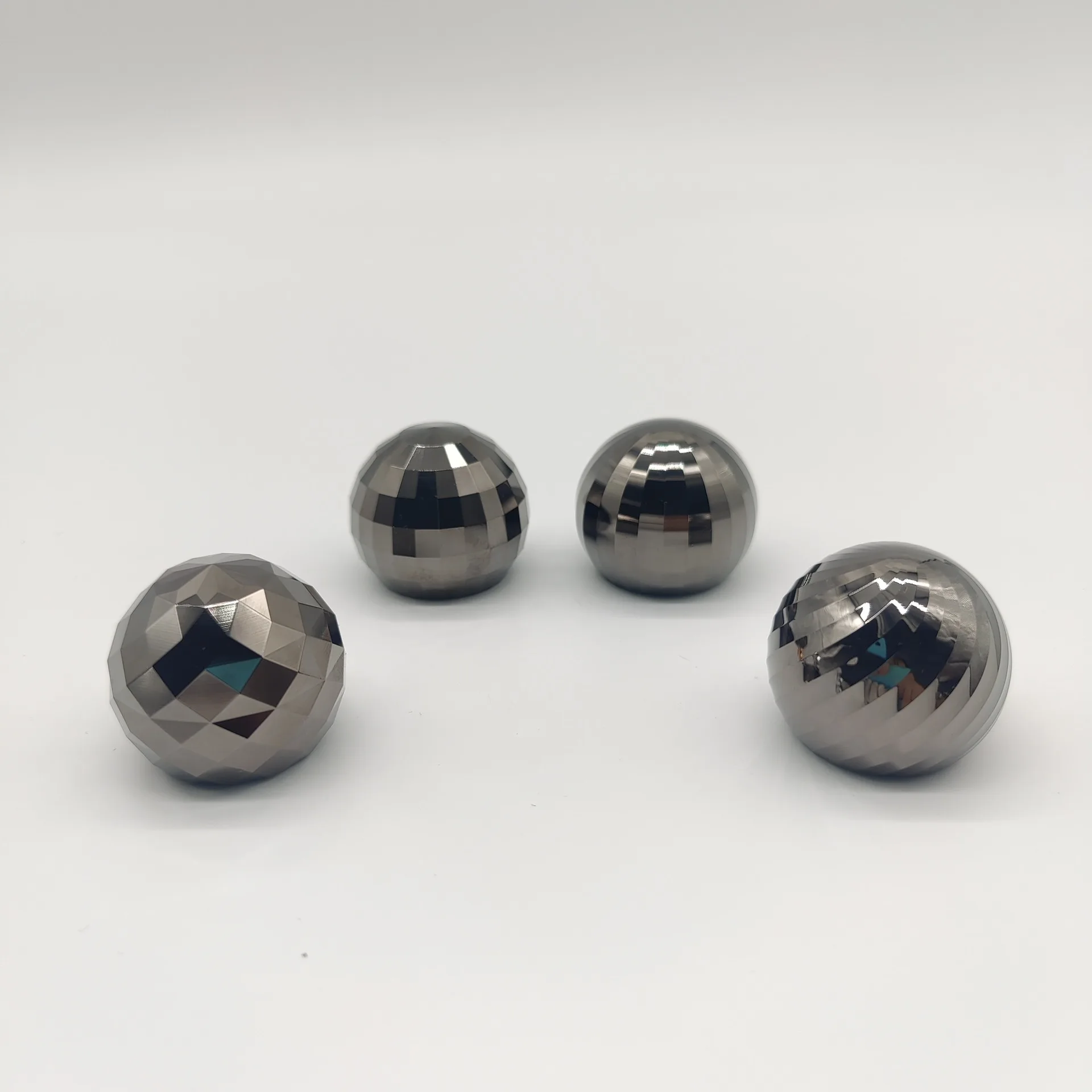 Kinetic Desk Toy Full Body Optical Illusion Super Mute Fidget Spinner Ball Aluminum Alloy Stress Relief Kinetic Desktop Spin Toy