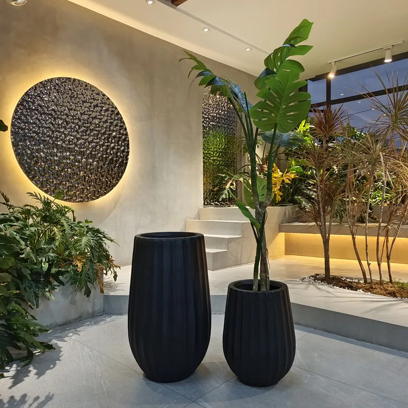 China Manufacturer Wholesale Big Flower Vase Fiberglass Tree Pots Outdoor Decor Planters Fibre Clay Pots for Plants