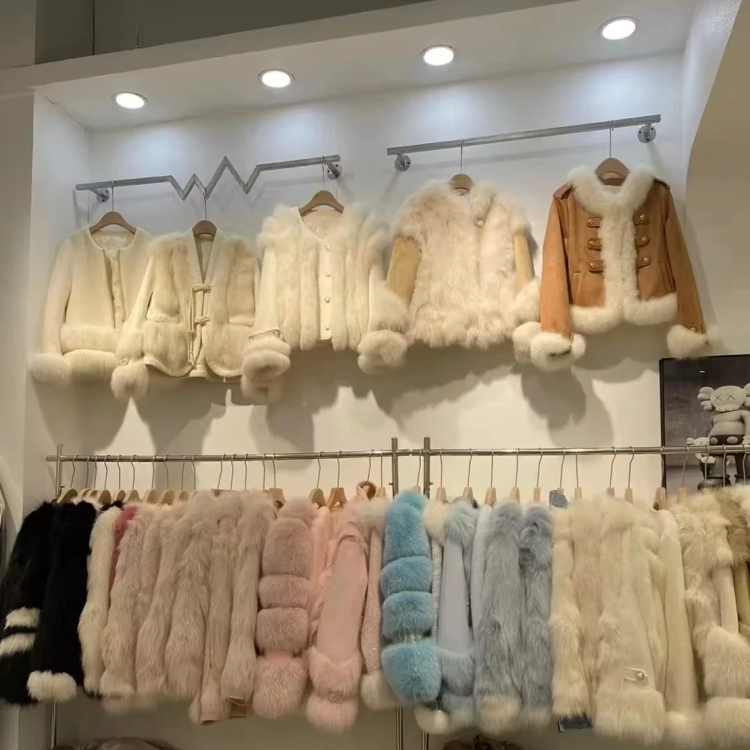Factory lady fur coat wholesale boss throws 5 million pieces and sells them for money