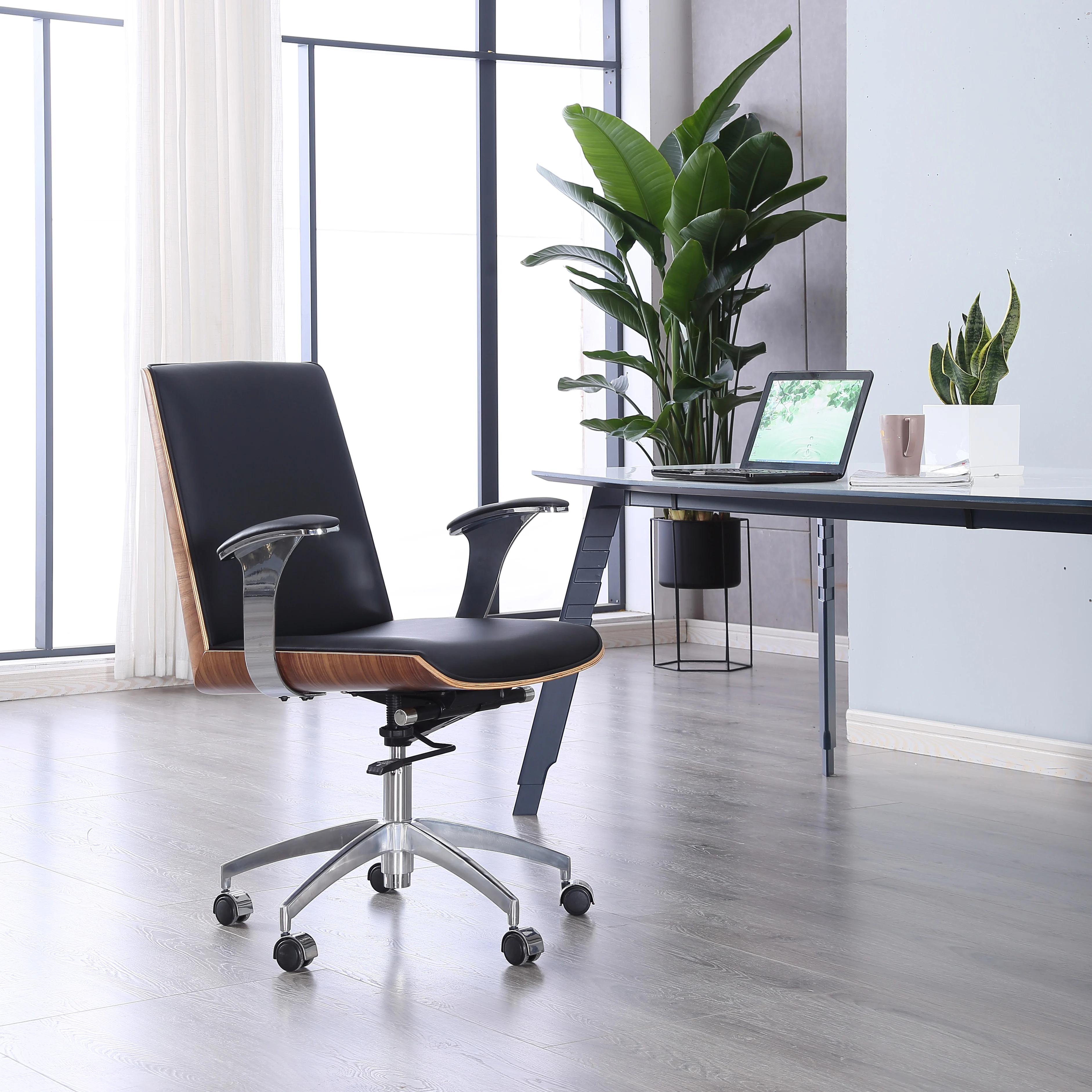 
Wooden Back Leather Office Meeting Room Boss Executive Adjustabe Swivel Chair 