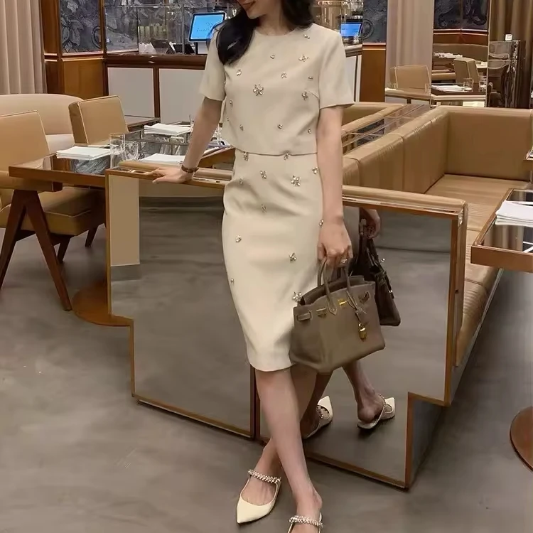 New dropshipping fashion crystal beading midi skirt and tshirt suit two pieces set
