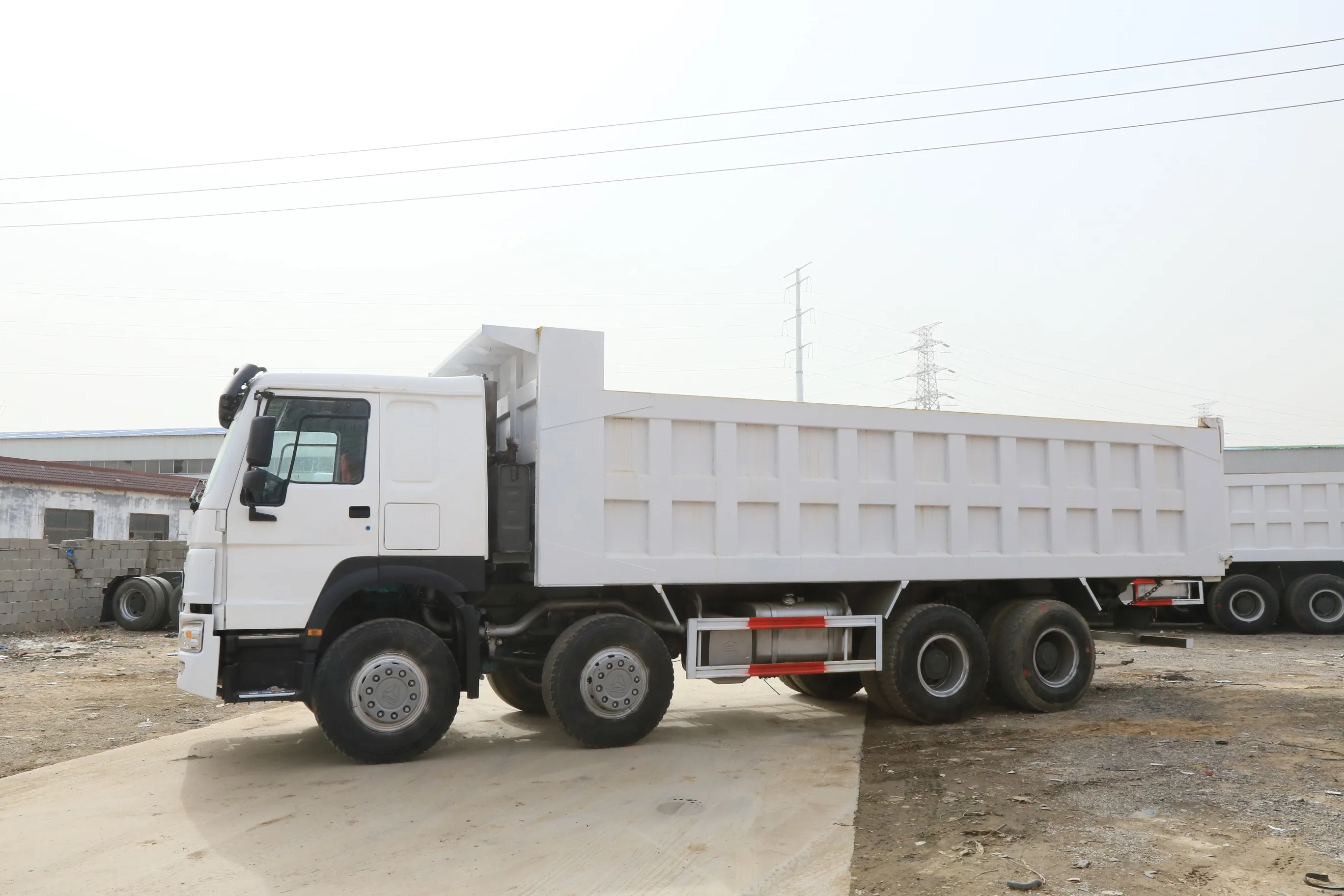  Б/у самосвал Sinotruck Howo 20 30 50 70 100 тонн 8x4