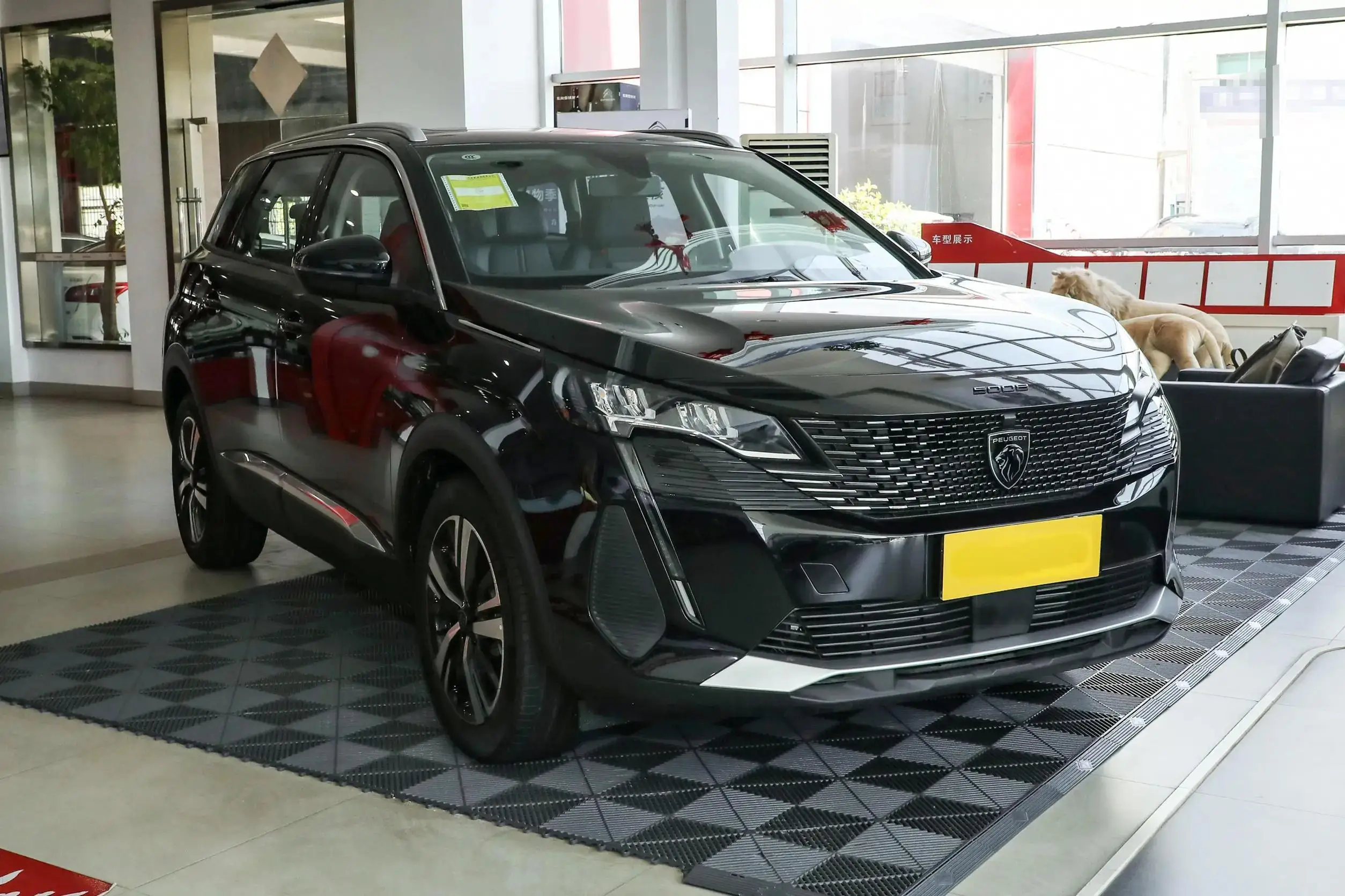 Peugeot 5008 Gasoline 400THP Mid-size 5 seats SUV vehicle Fuel automatic transmission FWD adults car Dongfeng PEUGEOT Auto