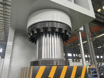 1000t hydraulic press fast four-column 1000t four-column hydraulic press bulletproof insert plate helmet hydraulic