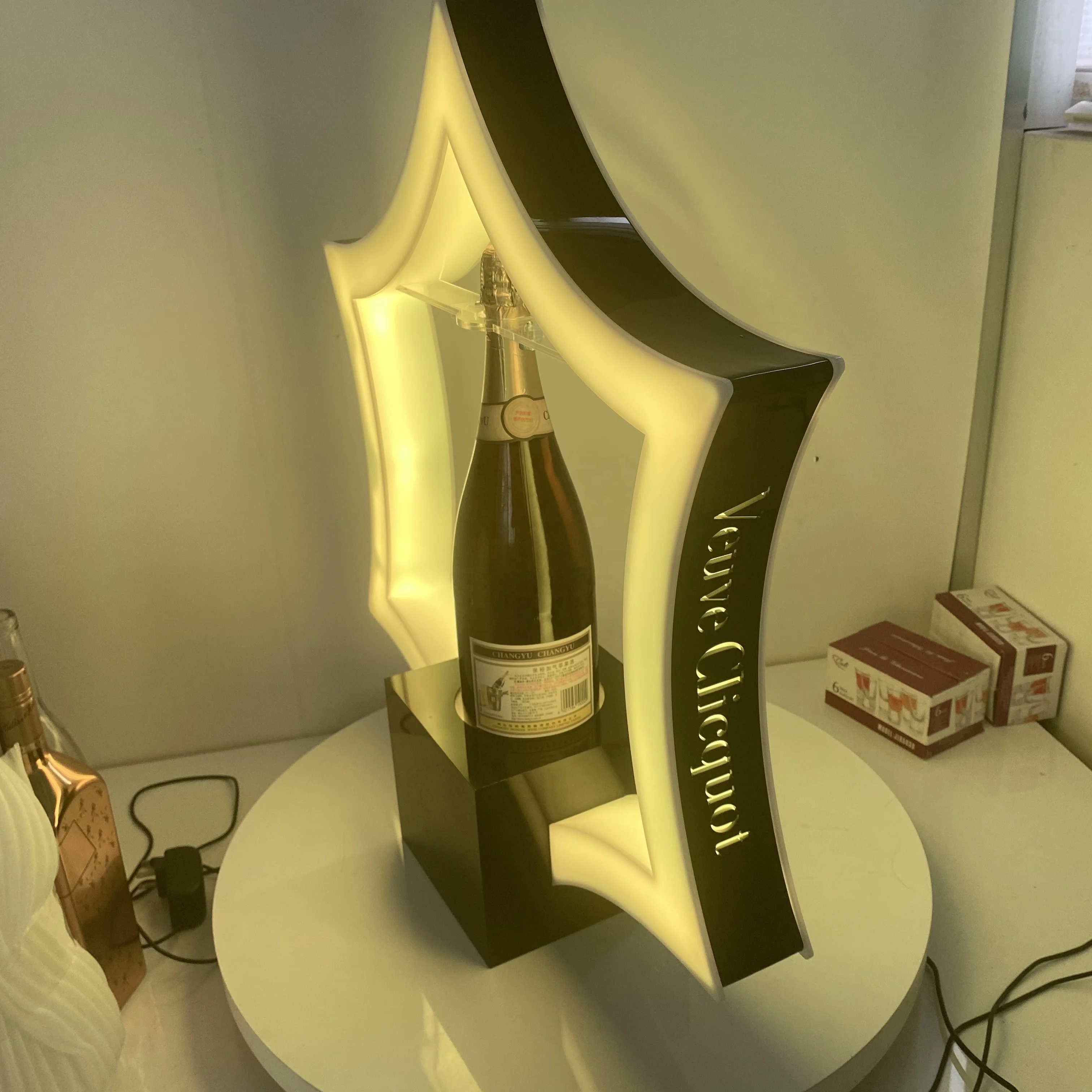 Bar hotel wine beer rechargeable custom holder stand acrylic led lighted liquor shelf bottle Glorifier Presenter