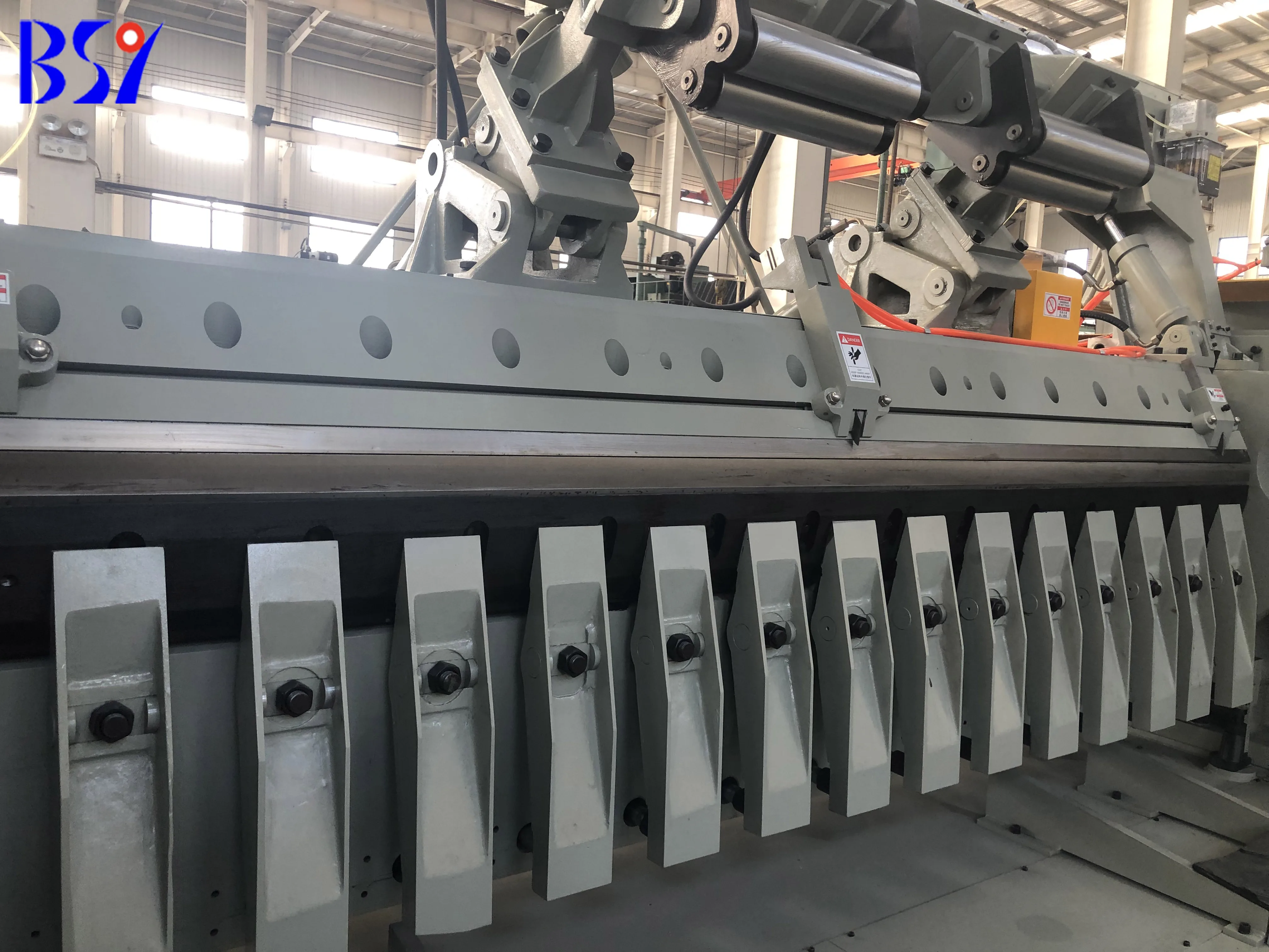 Veneer Plywood Cutting Machine/Spindle Chuck Rotary Peeling Lathe/Plywood Machinery