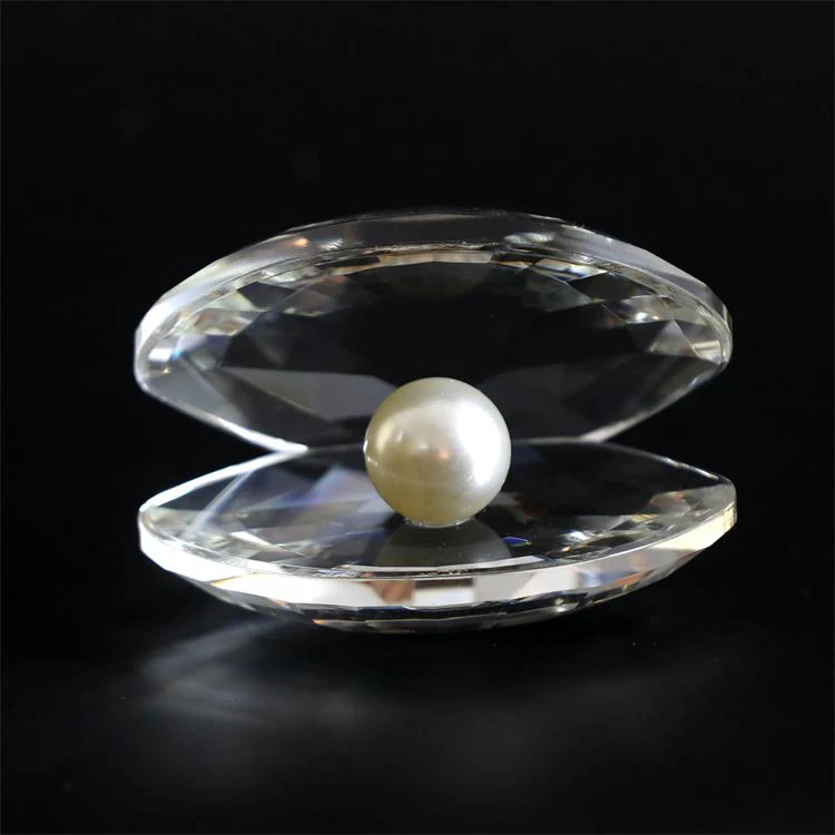 Best design lovely crystal glass shell figurines and pearls for wedding gifts