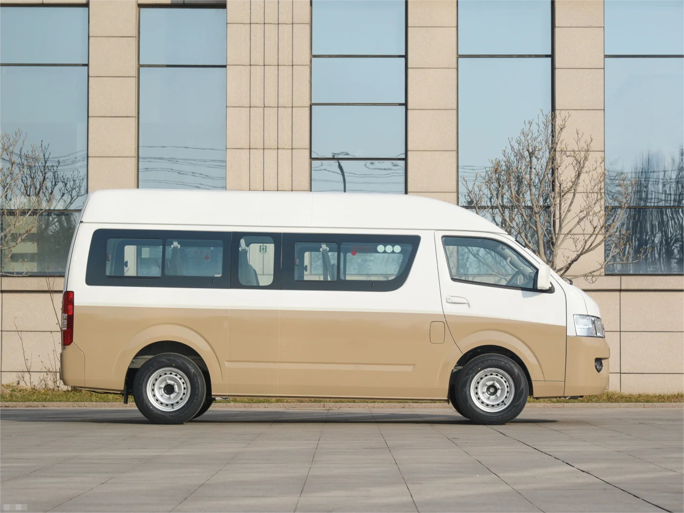 Made in China Foton G7 Mini Van Bus 10 Man Truck Bus Full Set Foton Van Gasoline Car 4x4 Foton Cargo Truck 2.4 Displacement