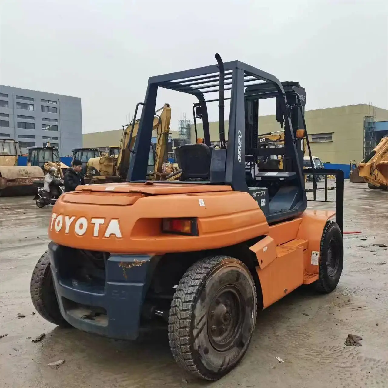 Подержанные погрузчики Toyota FD60 вилочные FD 30 40 50 60 70 100 Хорошее состояние на складе для продажи